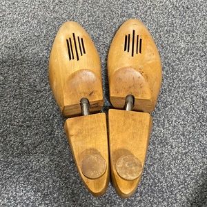 Wooden shoe forms